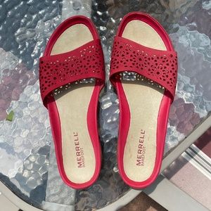 MERRELL VIBRAM BAREFOOT RASPBERRY SLIDES US SIZE 8